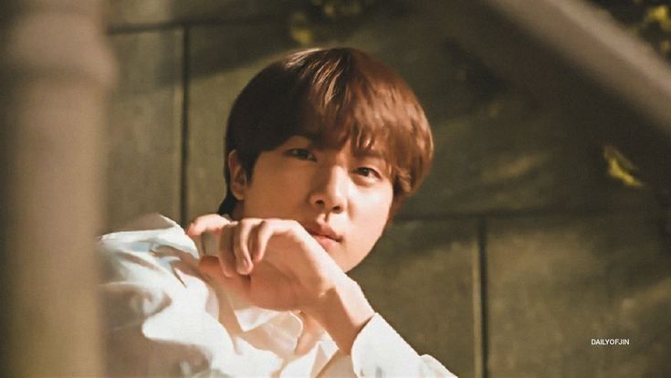 Jin (BTS) bùng nổ sau xuất ngũ với kỷ lục Billboard solo ấn tượng nhất sự nghiệp