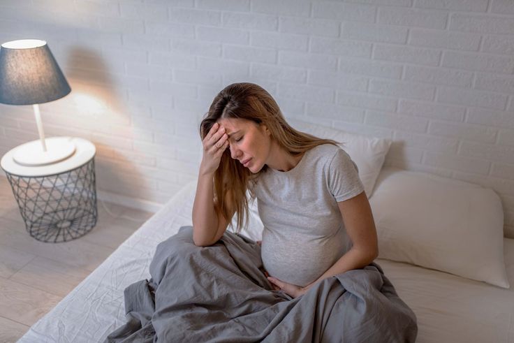 Vì sao phụ nữ mang thai bị nôn nghén? Những yếu tố bạn cần biết
