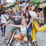 Ăn ngon mà vẫn an toàn: Mẹo tránh ngộ độc thực phẩm khi du lịch