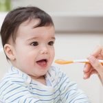 Chăm con 1 tuổi không khó nếu mẹ hiểu điều này về dinh dưỡng