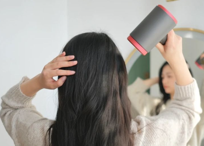 Gội đầu ban đêm: Thói quen nhỏ, hệ lụy lớn cho sức khỏe