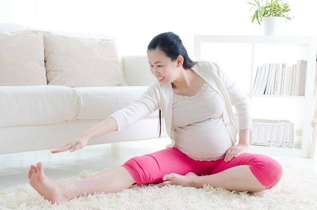 Yoga giữa thai kỳ – Bí quyết giảm đau lưng và giữ dáng cho mẹ bầu
