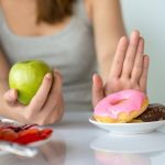 Càng ăn tối muộn càng khó ngủ – đây là 5 “thủ phạm” chính