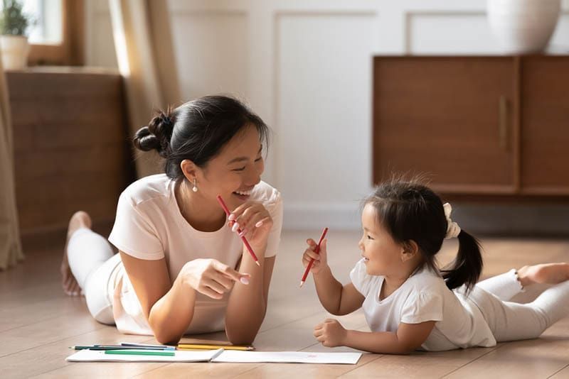 Tổn thương không phải từ đòn roi, mà từ lời nói: 6 điều cha mẹ nên tránh