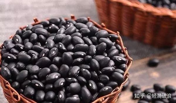 Đậu đen – nguyên liệu làm đẹp rẻ tiền nhưng hiệu quả bất ngờ