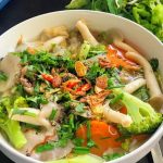 Học ngay cách nấu canh chua mọc dọc mùng giải nhiệt ngày hè
