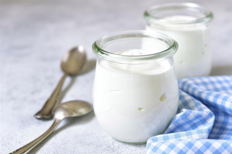 Sữa chua không đường – Bí quyết hay chỉ là tin đồn giảm mỡ bụng?