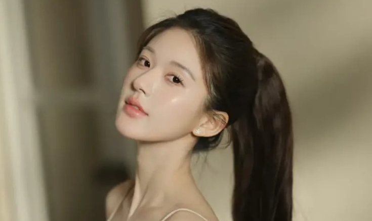 Triệu Lộ Tư công khai mâu thuẫn với công ty quản lý, tuyên bố 