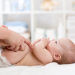 Chọn bỉm cho bé trai và bé gái: Những lưu ý cha mẹ cần biết