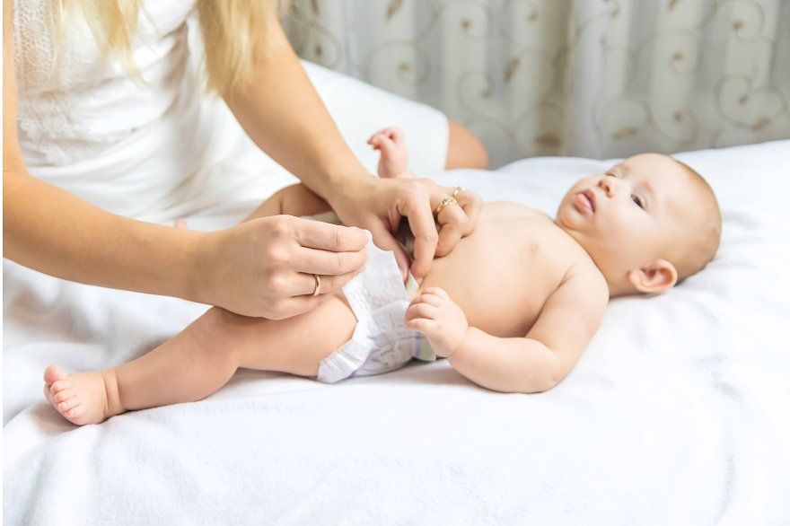 So sánh bỉm quần và bỉm dán: Loại nào phù hợp cho con bạn?