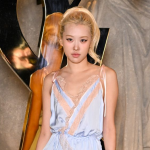 Rosé (BLACKPINK) mở màn Paris Fashion Week 2026 cùng Saint Laurent: Váy ngủ pastel chiếm trọn spotlight