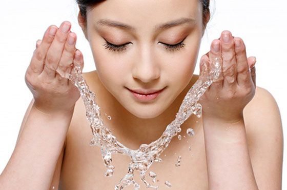 Bí quyết đánh tan sưng mặt buổi sáng, cho làn da rạng rỡ cả ngày dài