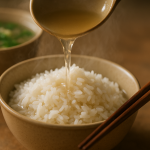 Cơm chan canh: tiện miệng nhưng “pha loãng” bữa ăn