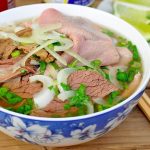 Ăn phở bò mỗi sáng có tốt? Chuyên gia chỉ ra 3 rủi ro sức khỏe