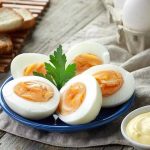 Ăn trứng đúng cách: Bổ dưỡng vào sáng, giúp ngủ ngon vào tối