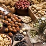 Ngủ ngon hơn mỗi đêm chỉ nhờ thêm 8 loại hạt giàu magie vào bữa ăn