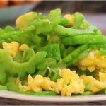 Chuyên gia dinh dưỡng: “Thêm vị đắng vào bữa ăn giúp gan thải độc và giảm mỡ bụng tự nhiên”