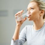 Lý do da xuống cấp, tóc hư tổn: Có thể bạn đang thiếu nước