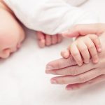 Bé chào đời đúng 3 giờ này, vận số sáng rực, tương lai rộng mở