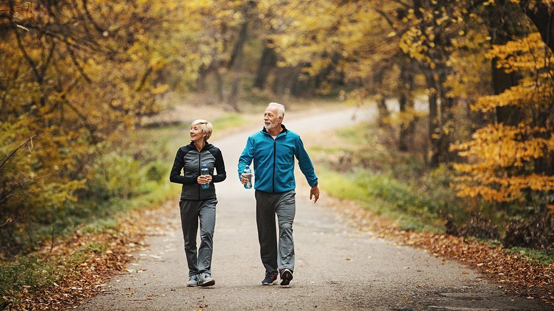 Đi bộ kiểu Nhật: Phương pháp phù hợp cho người lớn tuổi, ít vận động