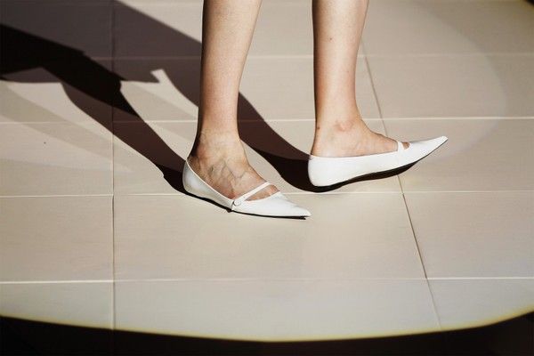 5 kiểu giày giúp tủ đồ tối giản gọn nhẹ mà vẫn đẹp