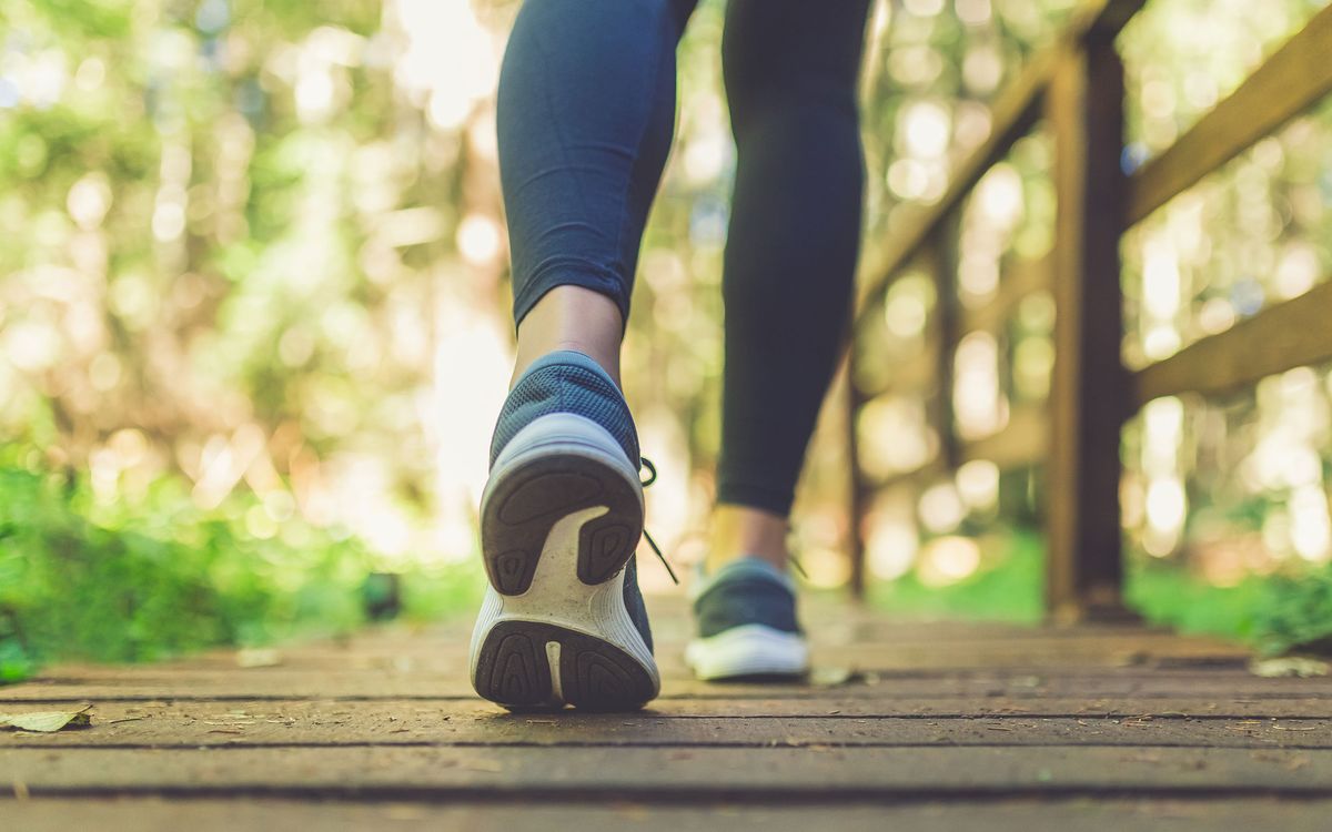 Muốn đốt nhiều calo hơn khi đi bộ? Hãy thử quy tắc 2:2:1