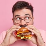 Người trẻ tăng axit uric: Đừng xem nhẹ