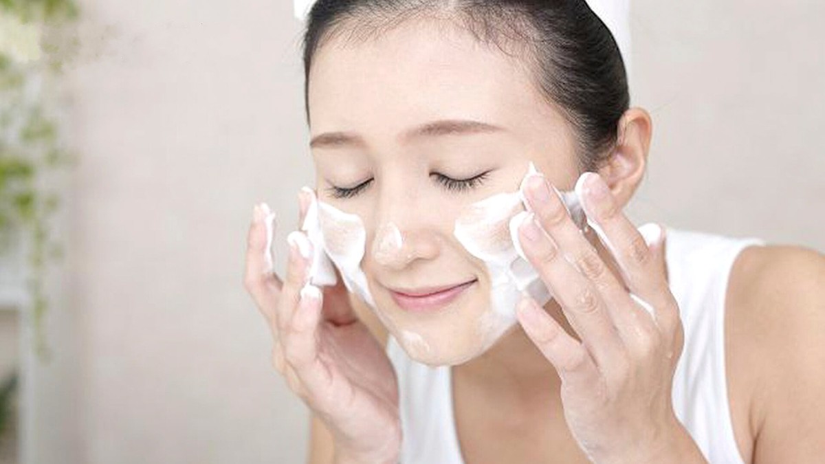 5 thói quen rửa mặt dễ gây hại da mà nhiều người vẫn mắc