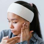 Massage mặt 9 phút mỗi ngày: bí quyết trẻ hóa da tại nhà