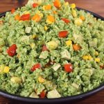 Trẻ lười ăn rau? Thử ngay món cơm rang ngọc bích từ rau chân vịt