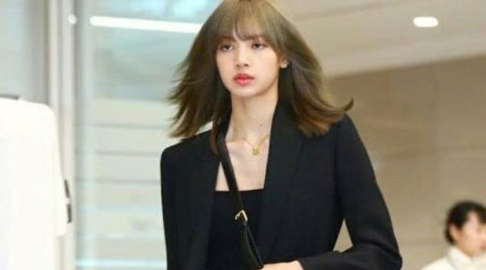 Công thức mix đồ sân bay đơn giản được sao Hàn ưa chuộng