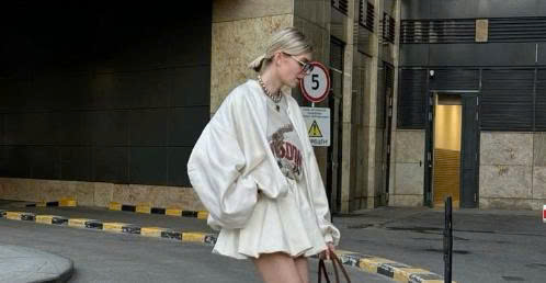 5 cách diện chân váy ngắn mùa đông giúp nàng trẻ trung hơn