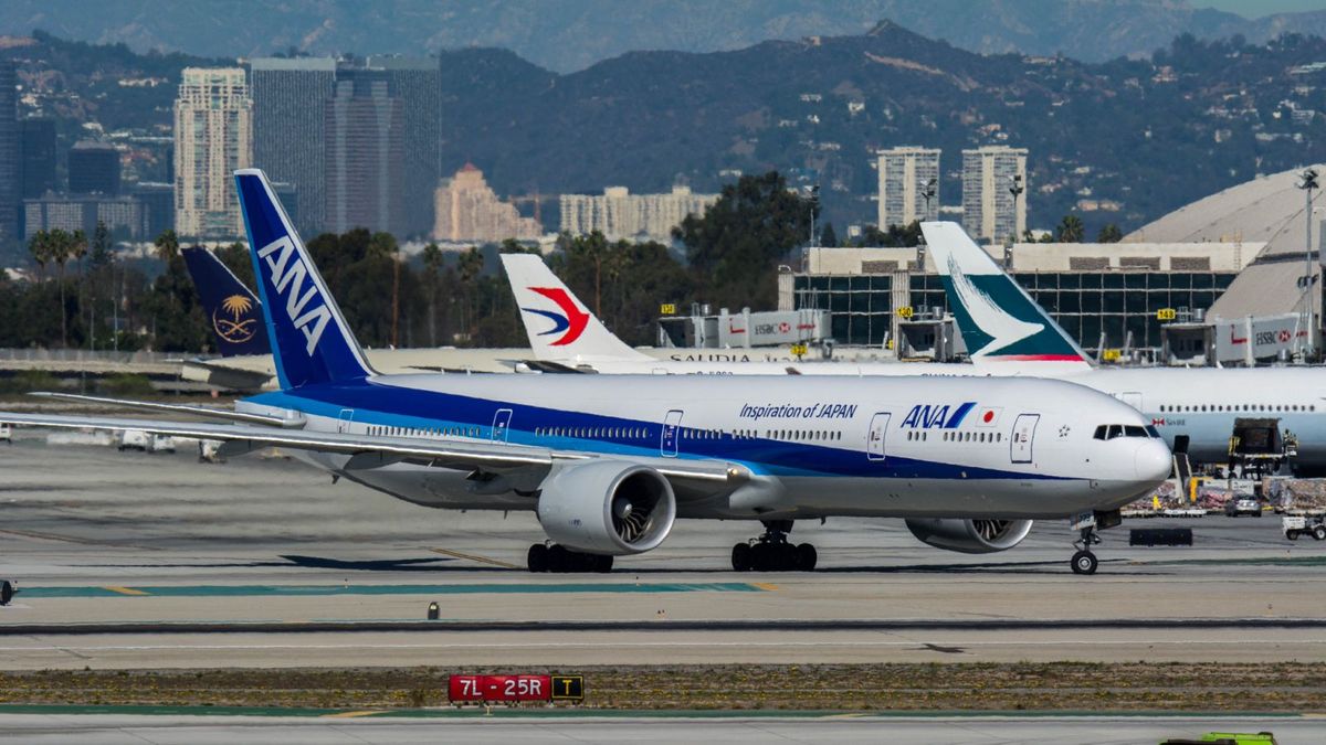 Đi máy bay dịp lễ 30/4: Chuẩn bị thế nào để hành trình suôn sẻ?