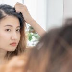 3 thói quen tưởng vô hại khiến tóc nhanh bết, nhiều người mắc mỗi ngày