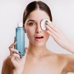 Da dầu vào mùa hè: Làm sao để giảm nhờn và ngăn bít tắc lỗ chân lông?