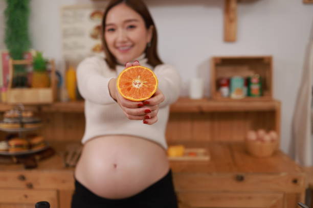 Mẹ bầu ăn cam mỗi ngày: Lợi đủ đường nhưng không “thần kỳ” như nhiều người nghĩ