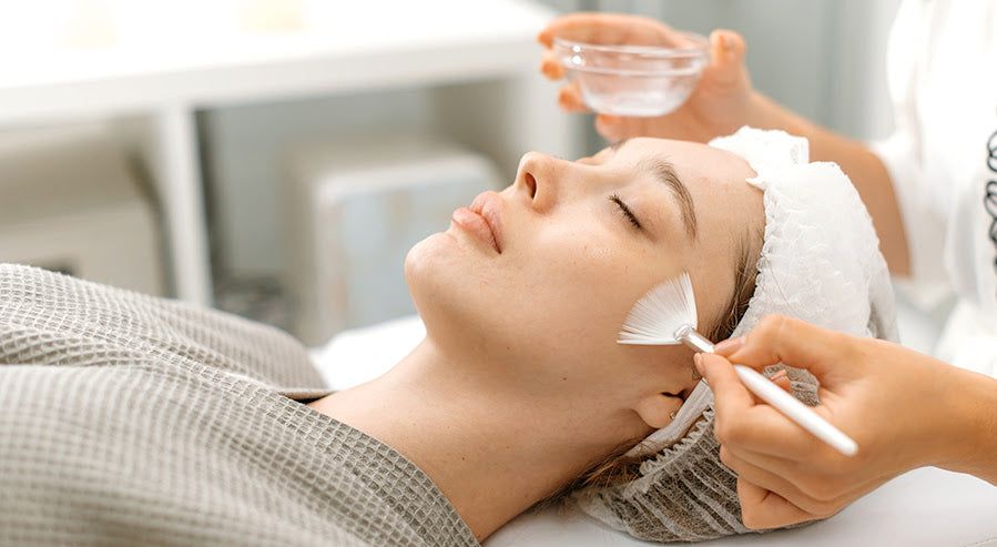 Peel da mùa hè: Làm đẹp hay dễ khiến da tổn thương?