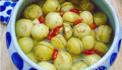 Muối cà pháo thế nào để không bị thâm hay nổi váng?