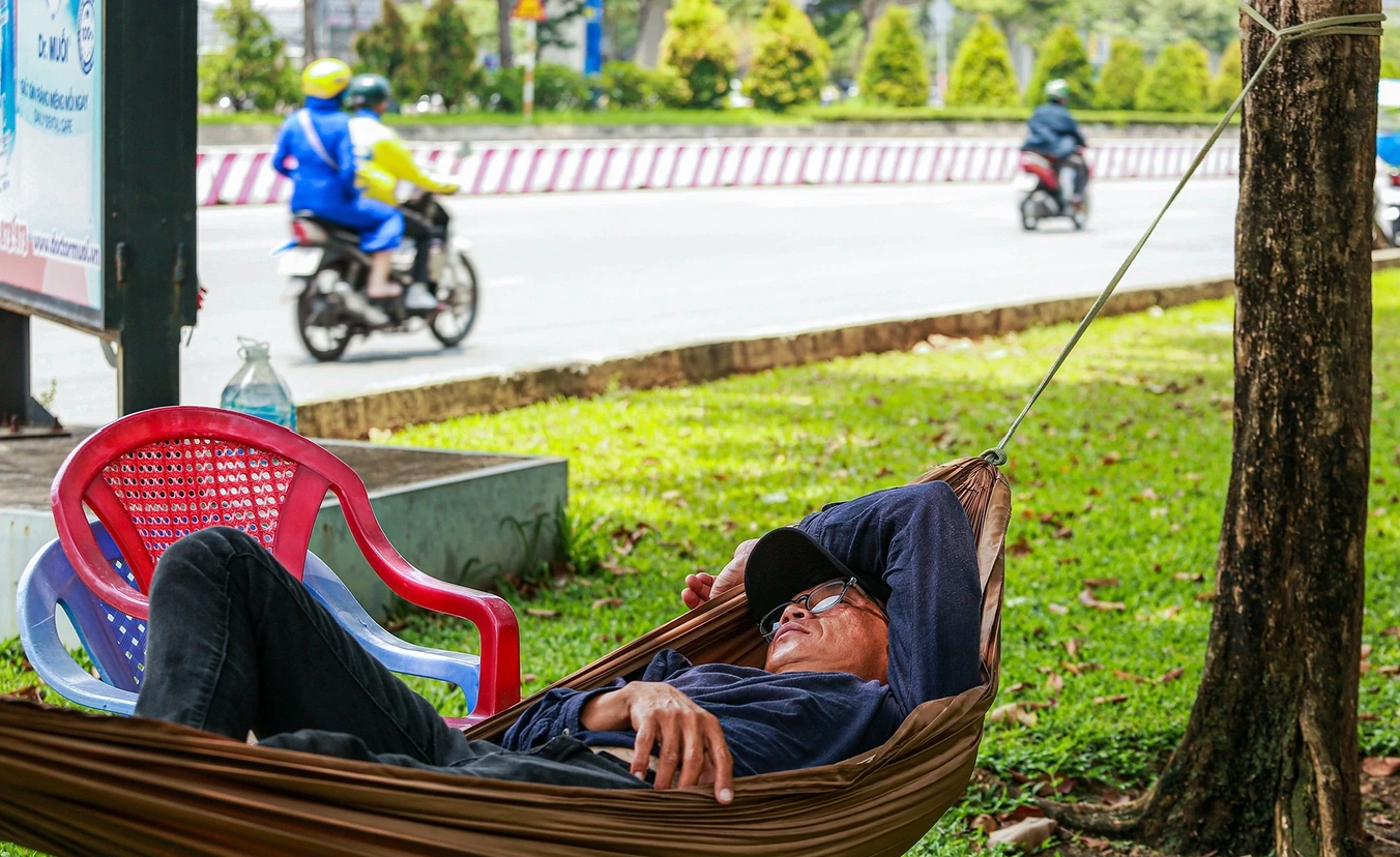 TP Hồ Chí Minh: Nắng nóng gay gắt kéo dài đến cuối tuần
