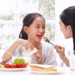 Làm sao để trẻ yêu rau xanh? Cha mẹ nhất định phải biết 7 mẹo này