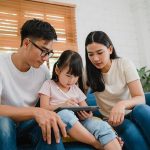 Không còn nước mắt trước bàn học: Chiến thuật dạy con đang được nhiều phụ huynh áp dụng