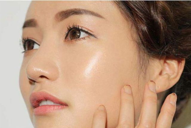 “Da dầu thì khỏi dưỡng ẩm”? Sự thật khiến bạn phải thay đổi ngay thói quen