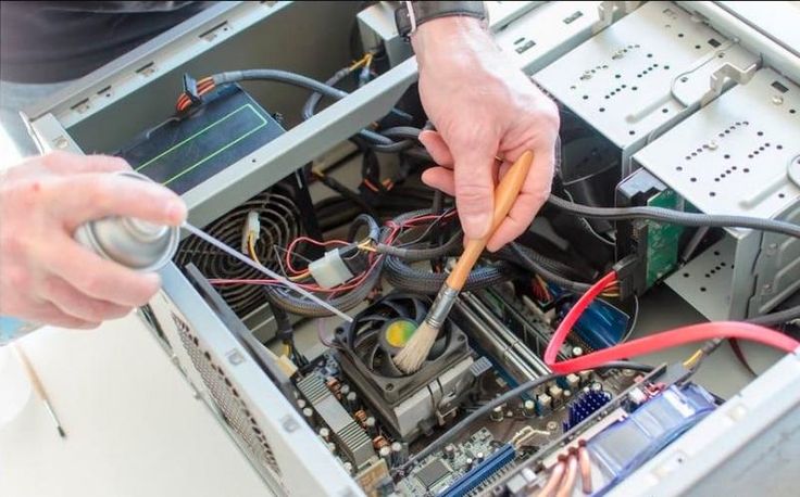Vệ sinh định kỳ: Bí quyết kéo dài tuổi thọ máy tính và laptop