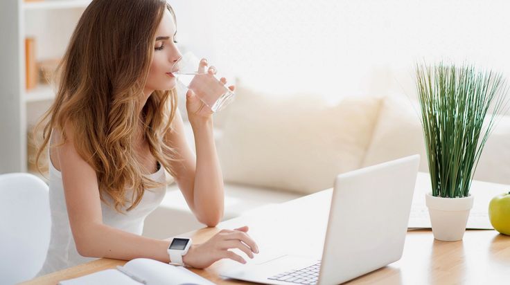 Thận khỏe, người nhẹ nhõm: 6 mẹo cấp nước thông minh mùa nắng nóng