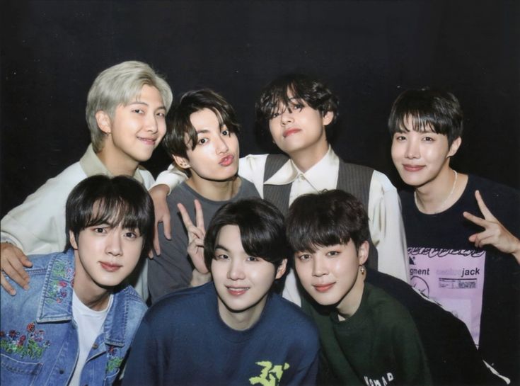 Fan Việt rần rần: Jimin và Jungkook lặng lẽ tới Việt Nam sau G-Dragon?