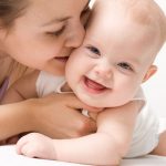 Nhận biết trẻ thông minh từ những tháng đầu đời qua 5 dấu hiệu sau