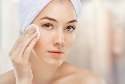 Tẩy trang chuẩn bài – Làn da sạch mịn, mụn không ghé thăm