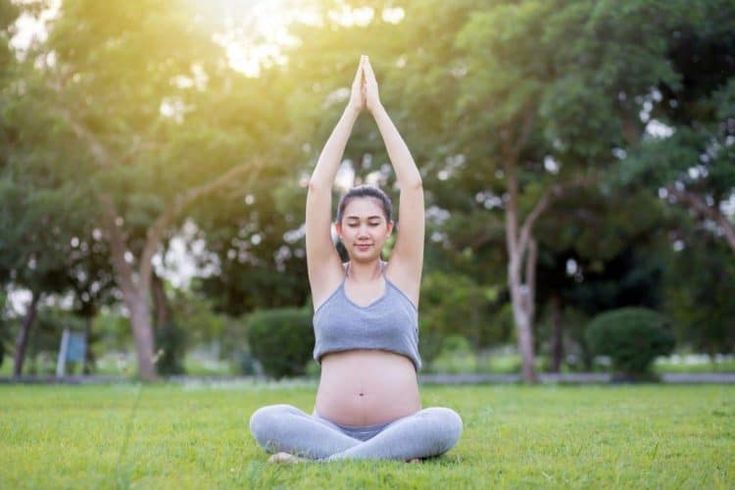 Bí quyết giữ dáng và thư giãn tinh thần cho mẹ bầu qua các bài tập đơn giản