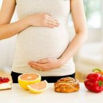 Dưỡng da từ tháng thứ 3: Thời điểm vàng để ngừa rạn da cho mẹ bầu