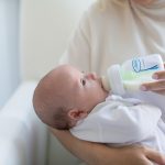 Pha sữa cho trẻ sơ sinh: Chọn đúng nhiệt độ để bé nhận đủ dinh dưỡng